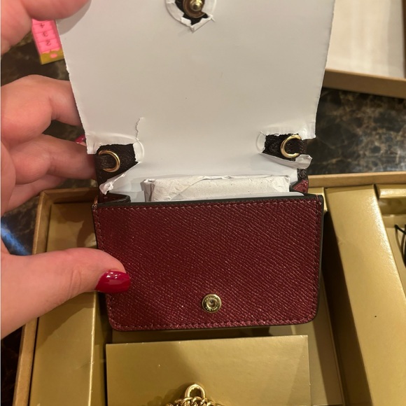 ❌SOLD❌ Coach Mini Wallet on a Chain Gift Set - Picture 3 of 4